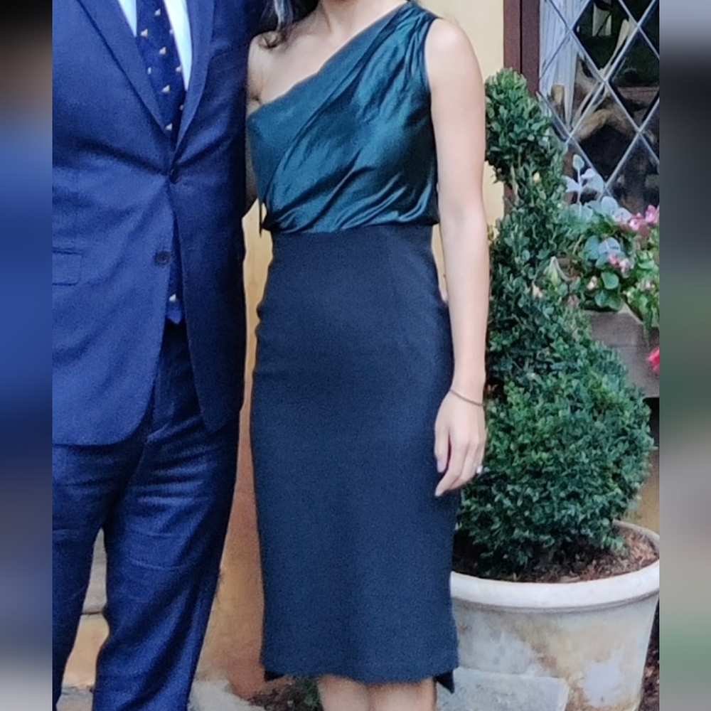 Elegant Green One-Shoulder Dress